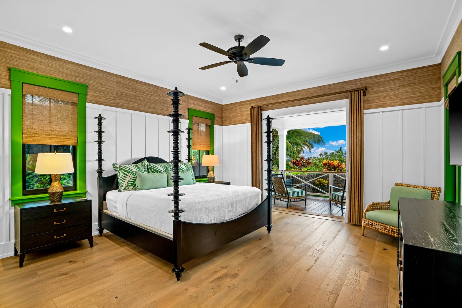 The Green Room from the doorway, looking through to the lanai